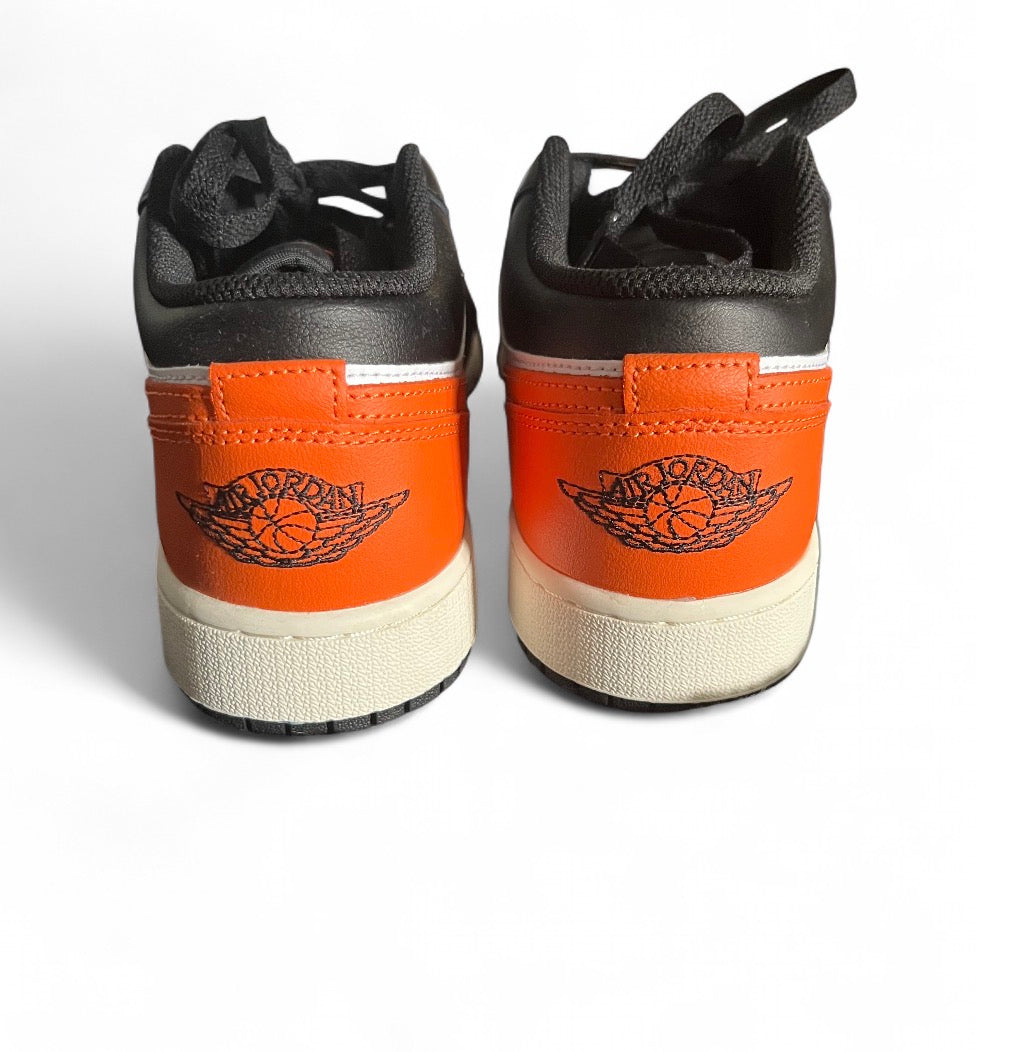 Jordan 1 Low UK 6 - Black, Orange & White