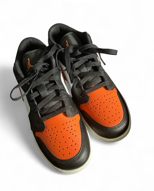 Jordan 1 Low UK 6 - Black, Orange & White